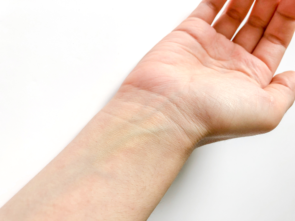 從手臂內側血管判斷自己適合的 指甲油顏色